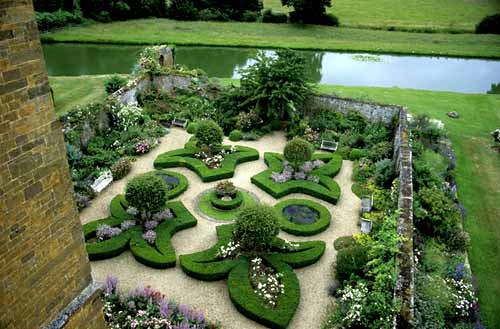 Fleur de lys beds